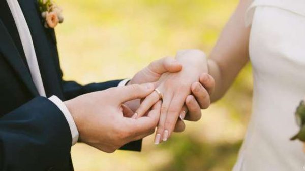 كل ما تريد معرفته عن «منحة الزواج» من التأمينات