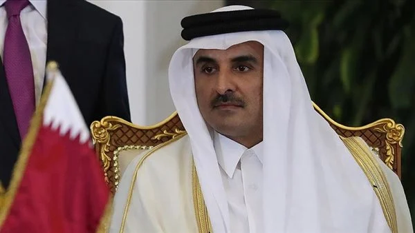 عمرو أديب يكشف سر مغادرة أمير قطر قمة القاهرة للسلام دون إلقاء كلمته