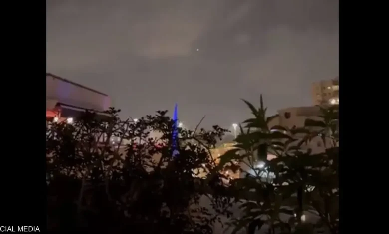 ح ماس تطلق رشقة صاروخية على تل أبيب