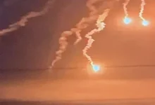 قوات الاحتـ ـلال تطلق القنابل الفسفورية في سماء غزة بشكل مكثف