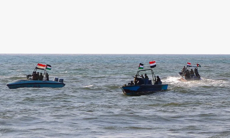 مصادر: الحوثيون يسعون لمشاركة القاعدة في هجمات البحر الأحمر